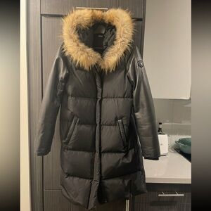 Rudsak Women’s Size Small Black Puffer Coat with Fur Trim and Leather Sleeves